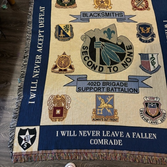Vintage Cross Canvas Made In USA 402D BRIGADE SUPPORT BATTALION Throw Blanket - Picture 5 of 9